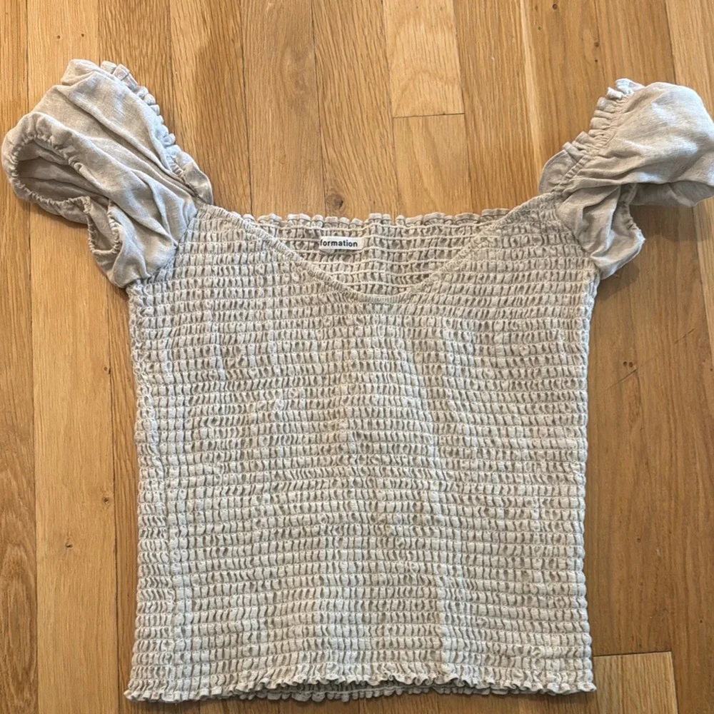 Reformation off-shoulder top - Picture 1 of 3